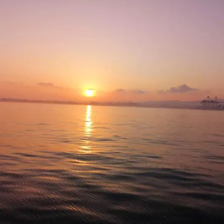 Family House Near With Mountain View בית נופש