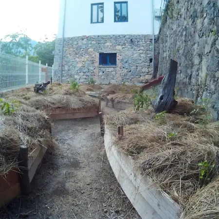 Family House Near With Mountain View Otañes