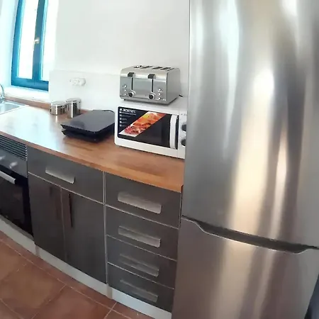 Family House Near With Mountain View בית נופש *