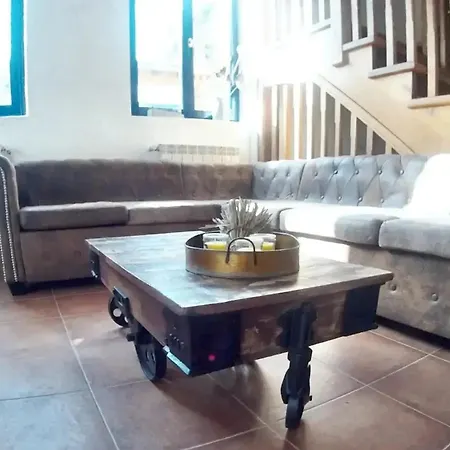 Family House Near With Mountain View Otanes