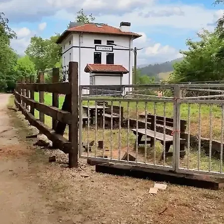 Family House Near With Mountain View בית נופש *