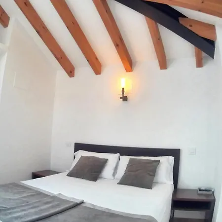 Family House Near With Mountain View Otañes