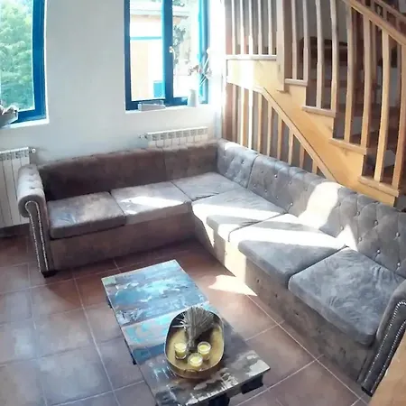 Family House Near With Mountain View Otañes