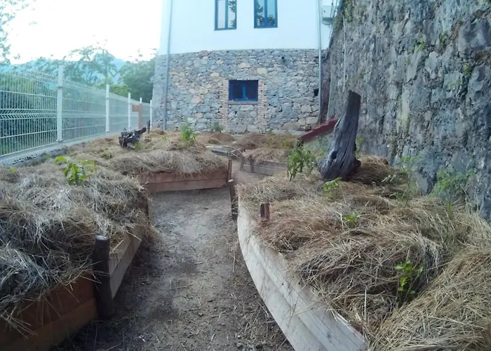 Family House Near With Mountain View Otañes