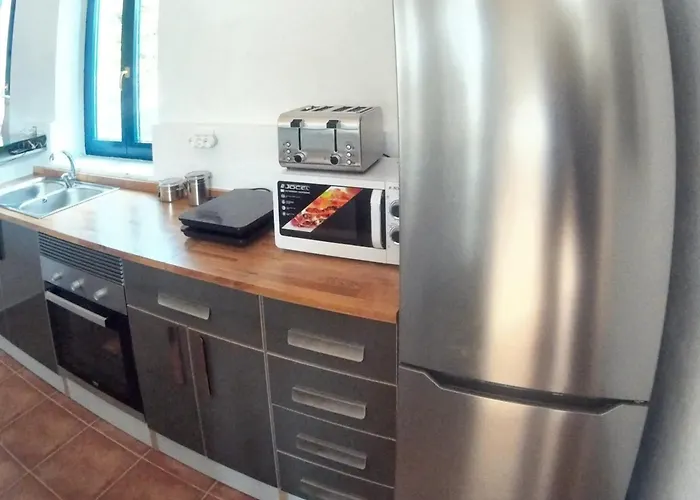 Family House Near With Mountain View Otañes