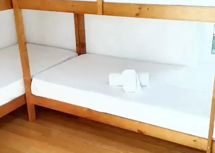 Dom wakacyjny Family House Near With Mountain View Otañes