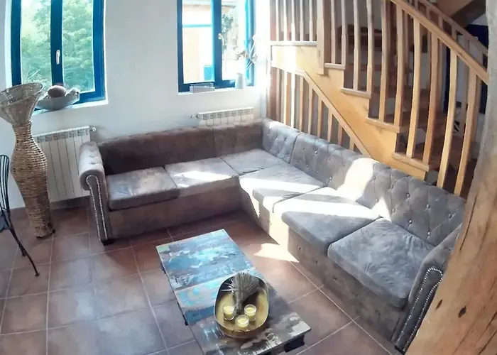 Family House Near With Mountain View Otañes